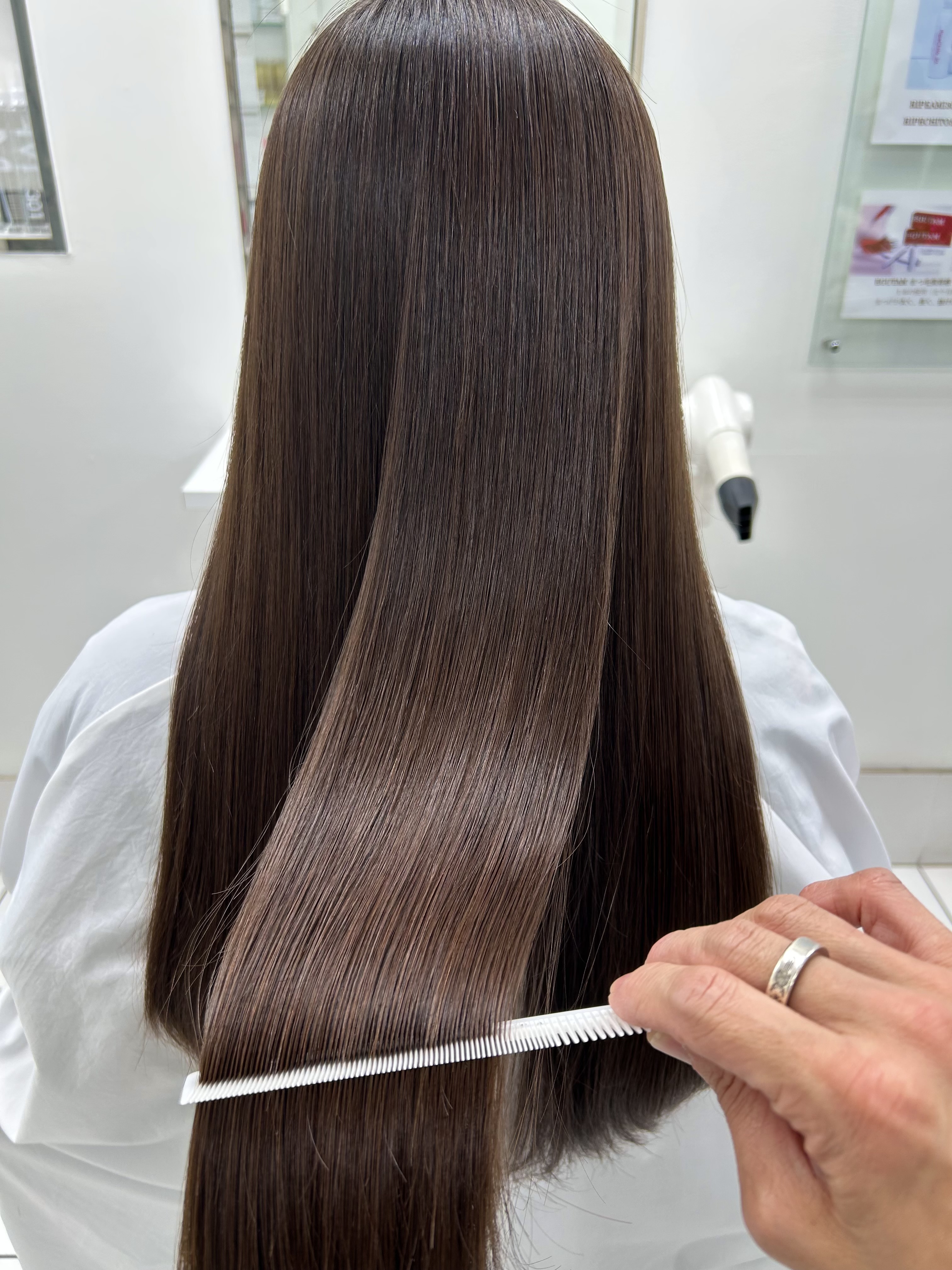 髪を傷ませない縮毛矯正